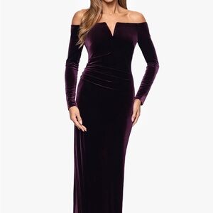 Off-Shoulder Velvet Long Sleeve Dress in Deep Plum